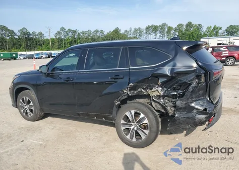2021 Toyota Highlander Xle z USA, uszkodzony, nr VIN 5TDGZRAH3MS518829